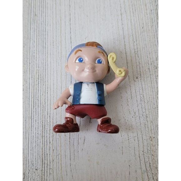 Neverland Pirates Cubby Disney Junior Pixar toy figure - Picture 1 of 5